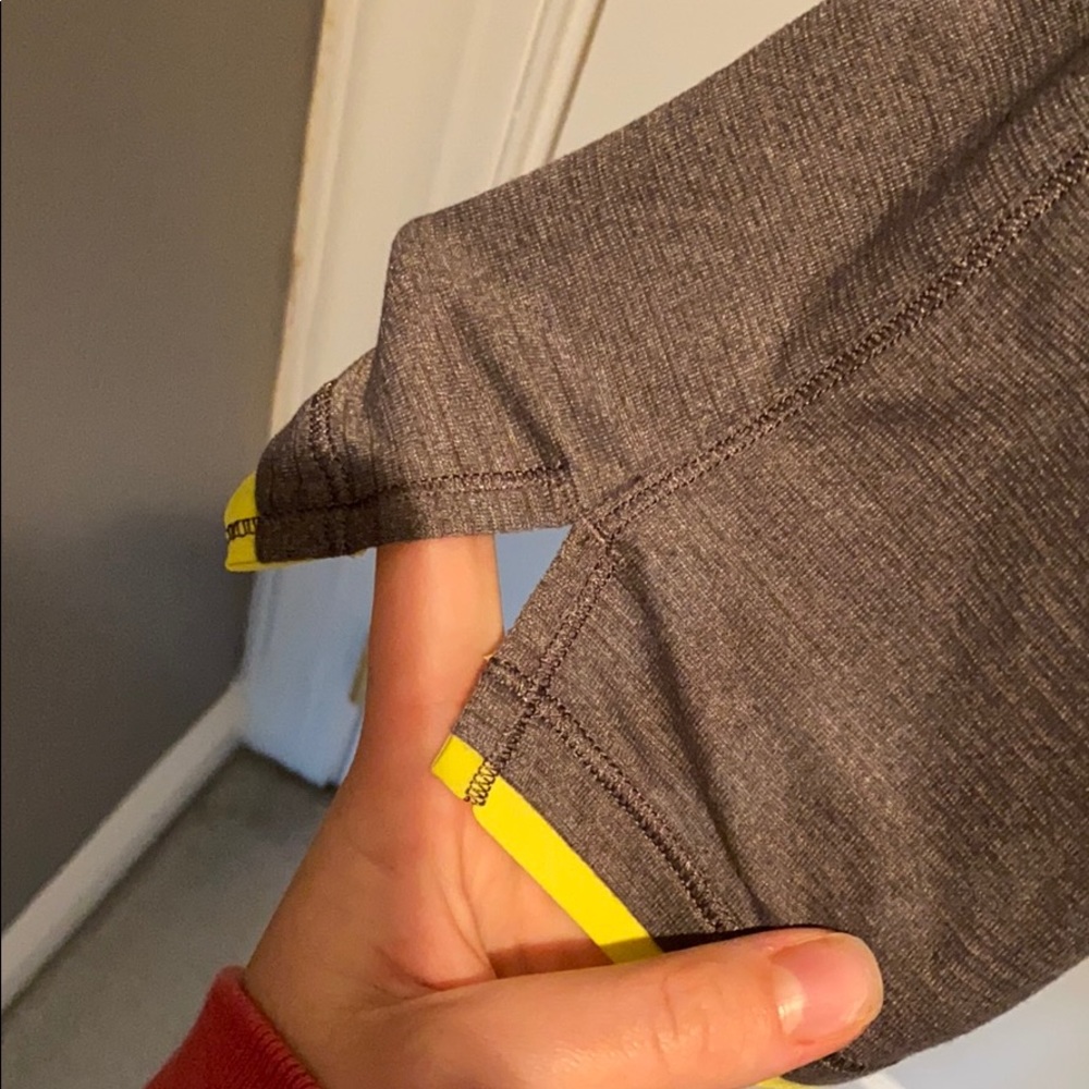 Lululemon tee - Picture 3 of 6